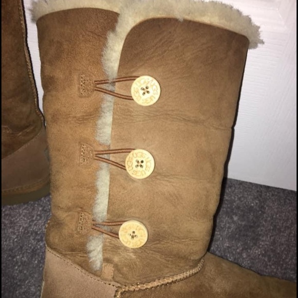 Authentic ugg Bailey button tall boots - Picture 2 of 10
